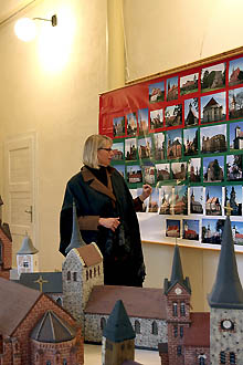 Sonja Hahn im Dorfkirchenmuseum Garitz