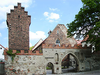 Das Tor zum Gelände des Francisceum Zerbst