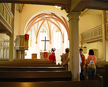 Landeskundler in der St. Germanus Kirche Weiandt-Glzau