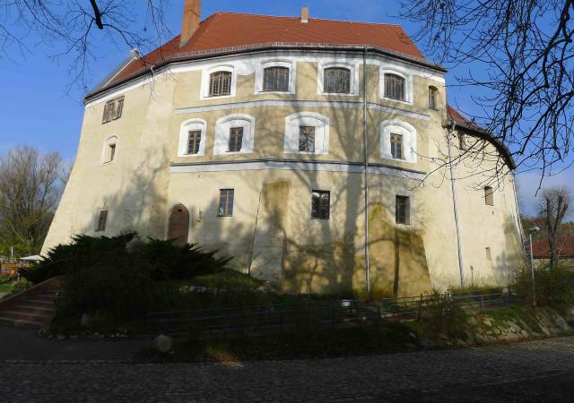 Auch die Roßlauer Burg wurde nach der Schlacht an der Elbbrücke geplündert und teilweise zerstört.